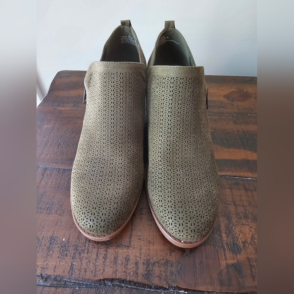 Barefoot Army Green Booties Size 8